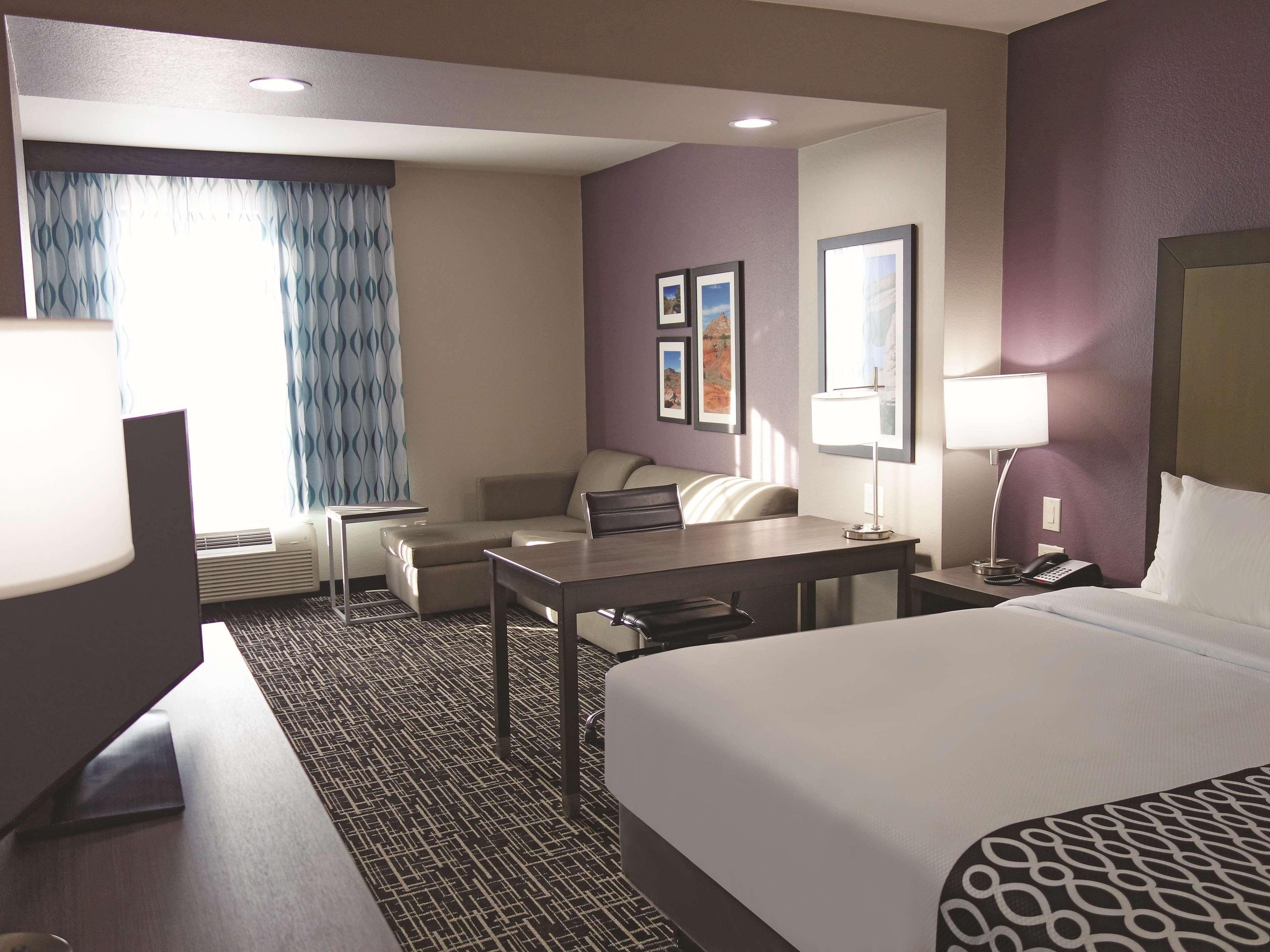 La Quinta By Wyndham Pampa Hotel Luaran gambar