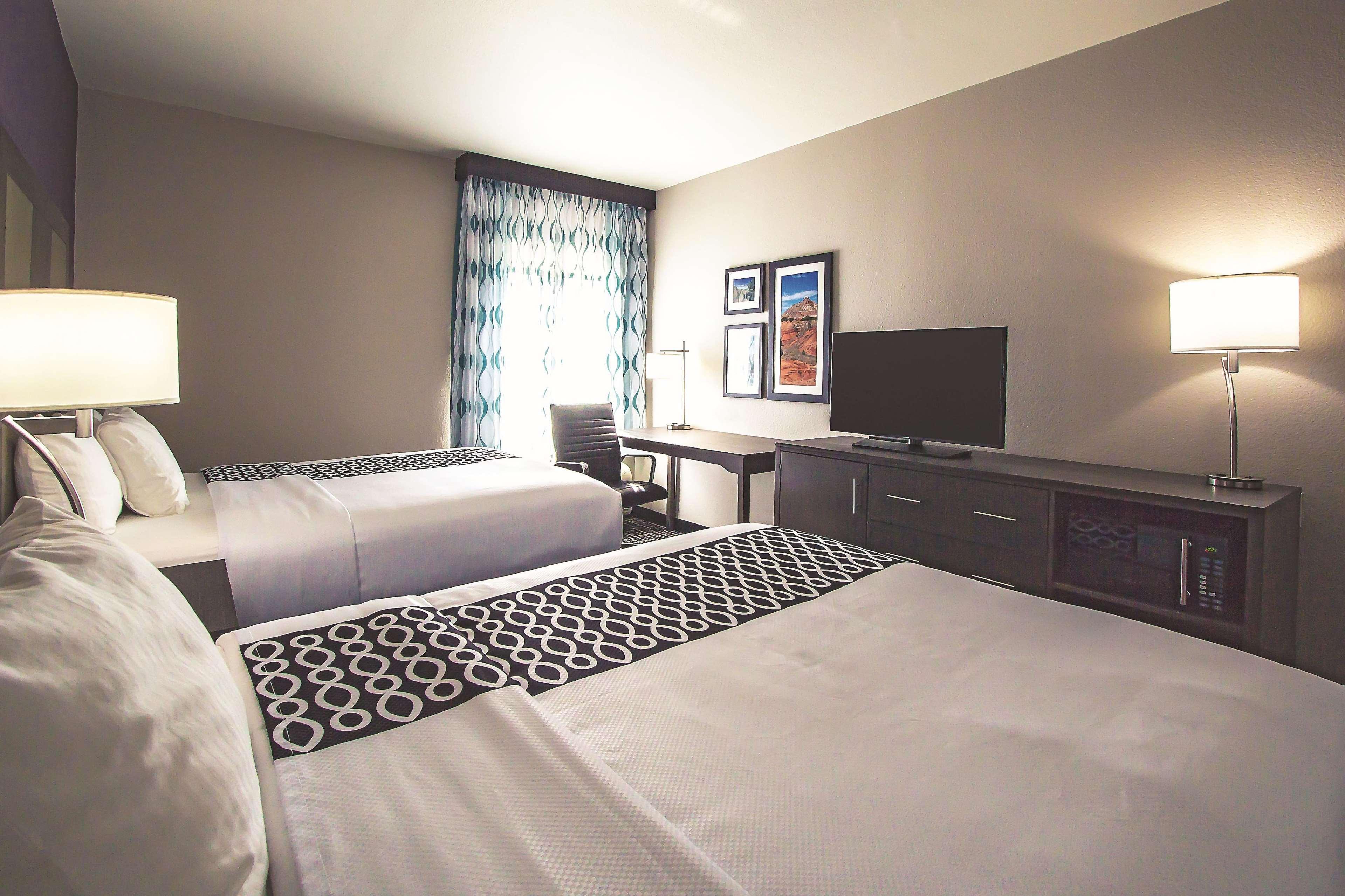La Quinta By Wyndham Pampa Hotel Luaran gambar